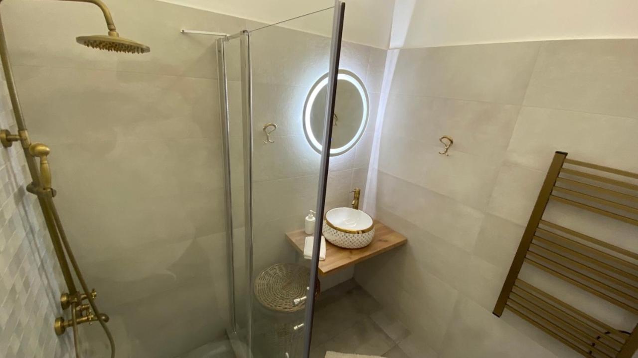 Patras Golden Suite Dış mekan fotoğraf